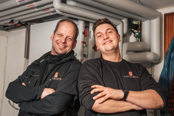 Arme Verschränkte Mitarbeiter