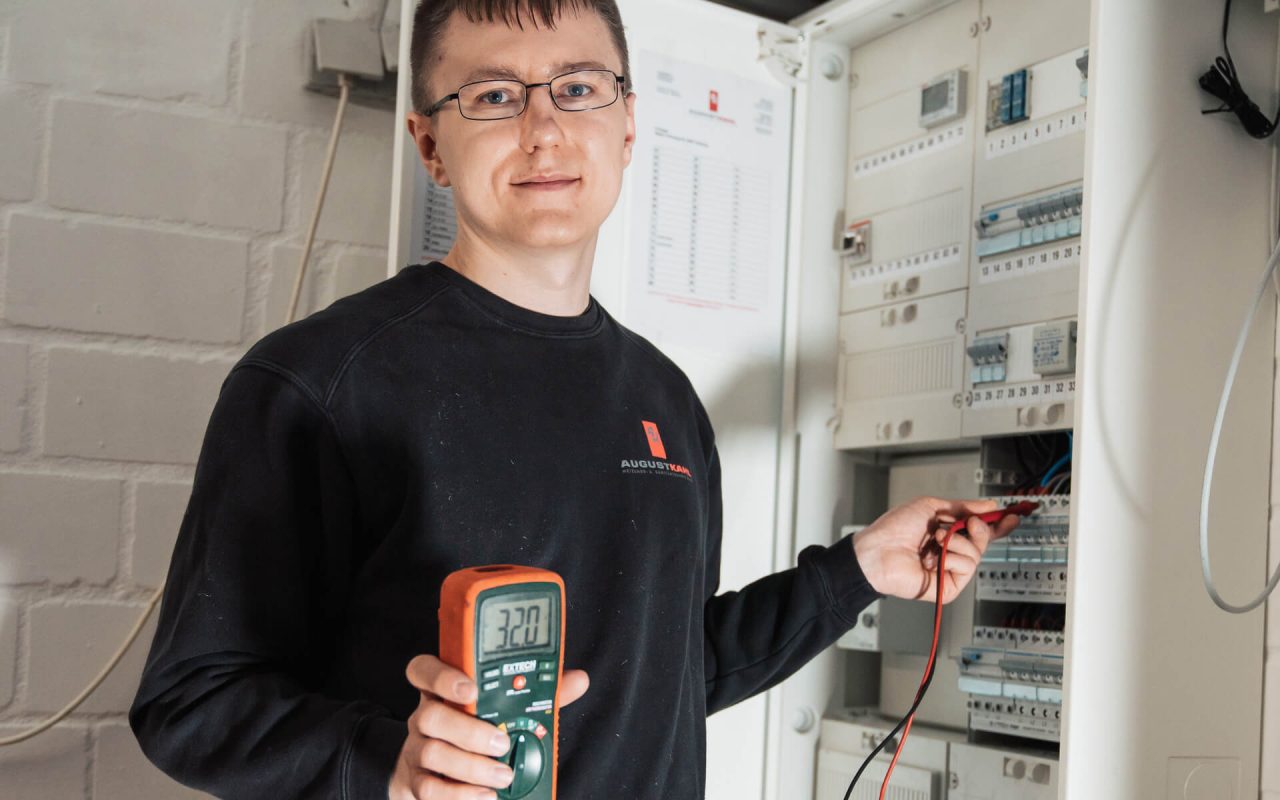 Elektrotechnik Mitarbeiter bei August Kahl